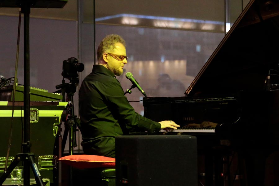 Original songs and distinctive vocal performances by Tim Ambler