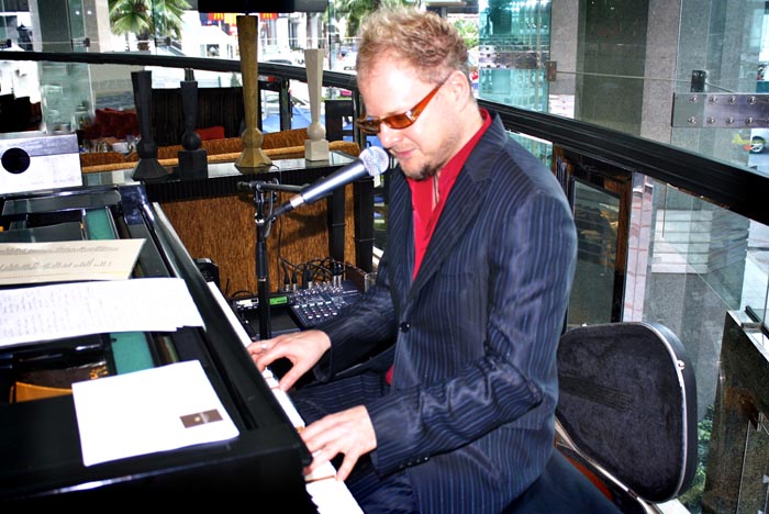 Professional live entertainer at 5-star international hotels and theatres